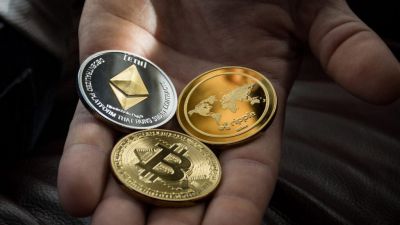 one-billion-people-will-be-holding-cryptocurrency-by-2022-crypto-com-report.jpg