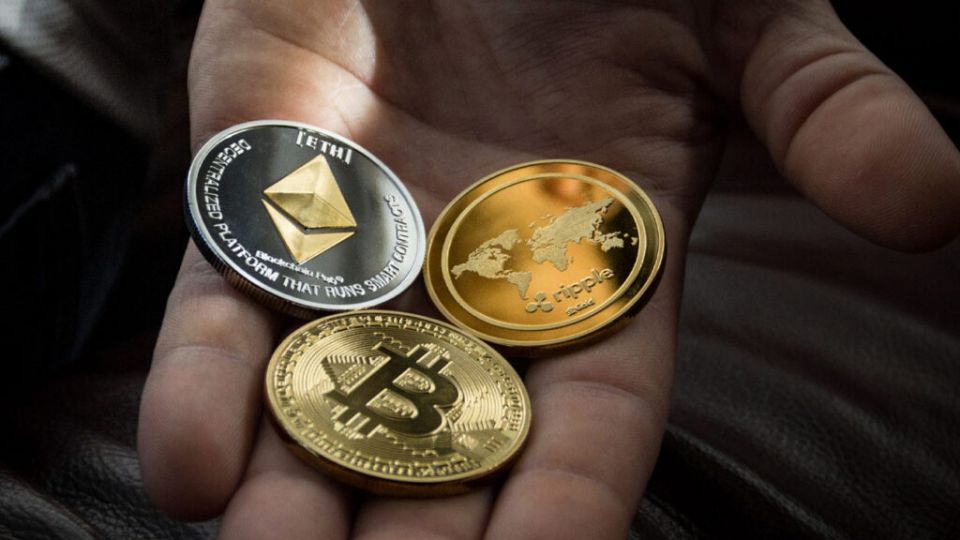 one-billion-people-will-be-holding-cryptocurrency-by-2022-crypto-com-report.jpg